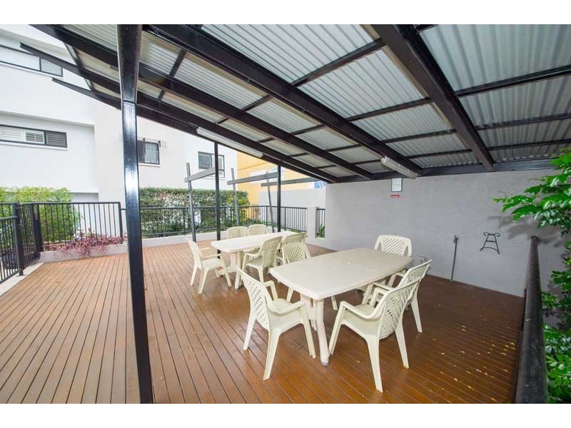 25/15 Kitchener Street., Coorparoo QLD 4151