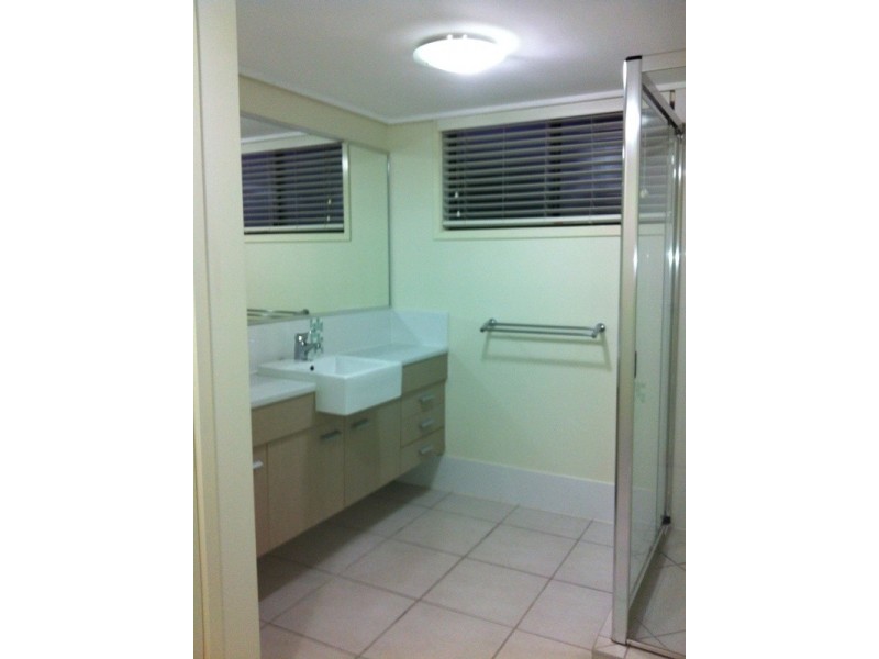 34/4 Grand Parade, Kawana Island QLD 4575