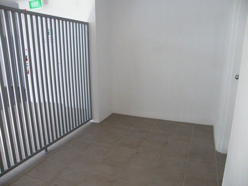 32/4 Grand Parade, Kawana Island QLD 4575