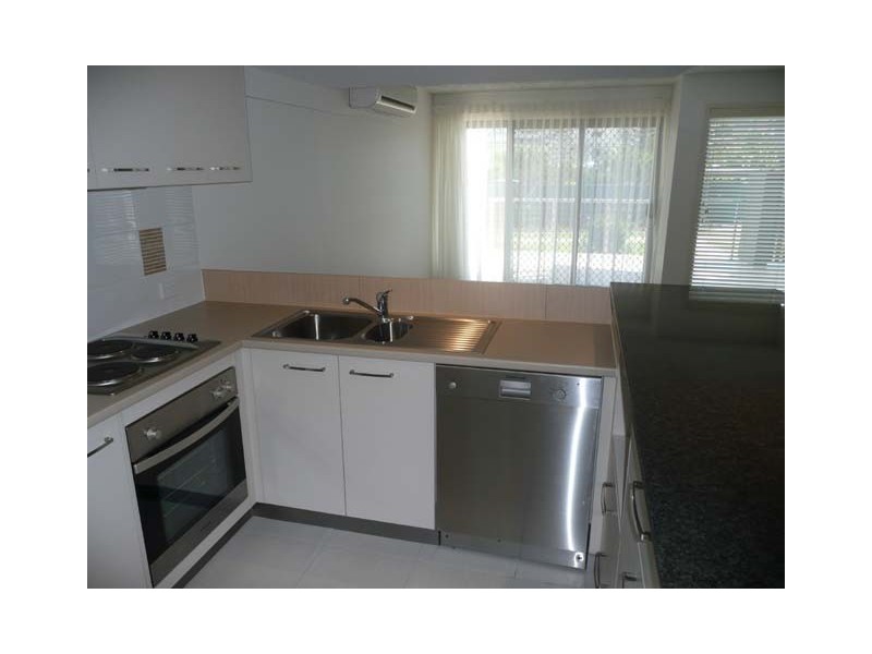 23/10 Grand Parade, Kawana Island QLD 4575