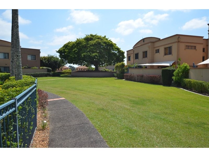1/117 Palm Meadows Drive, Robina QLD 4226