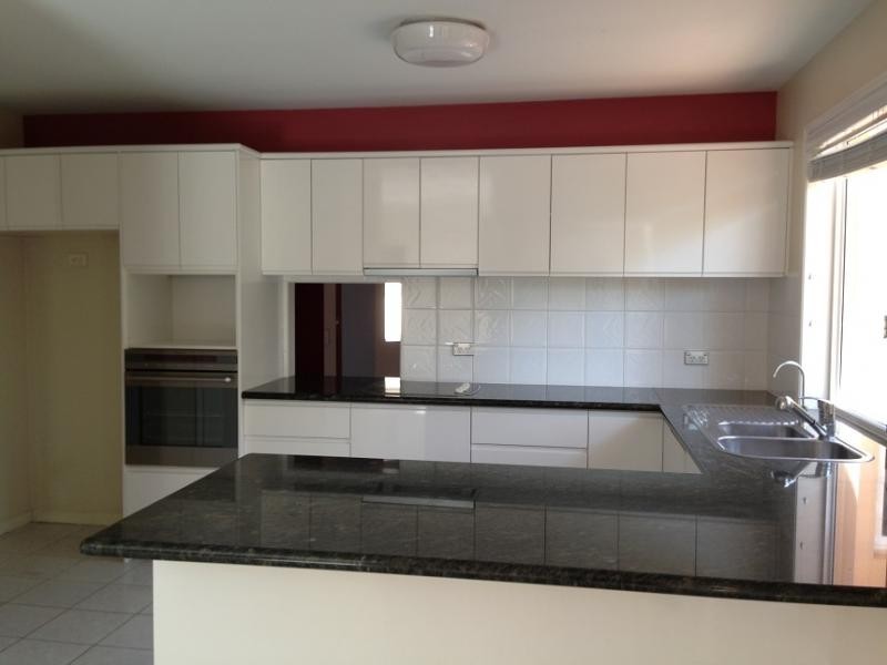 17 Dandelion Street, Eight Mile Plains QLD 4113