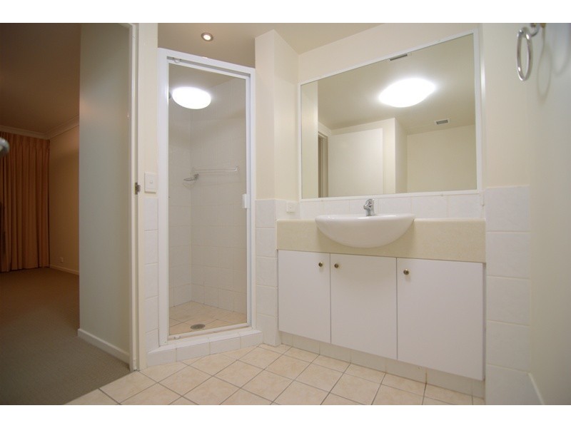 52/45 Deakin Street, Kangaroo Point QLD 4169