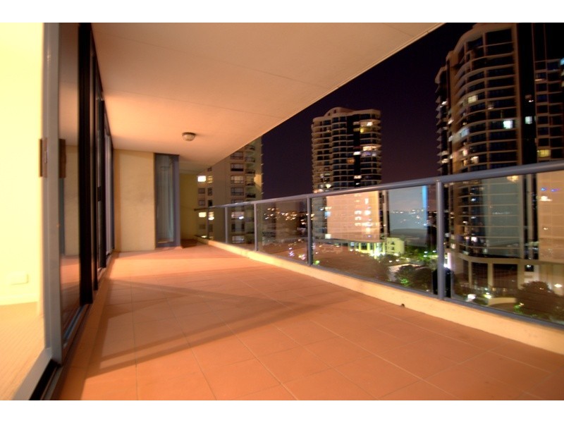 52/45 Deakin Street, Kangaroo Point QLD 4169