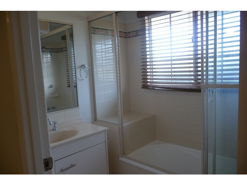 1/302 College Road, Karana Downs QLD 4306