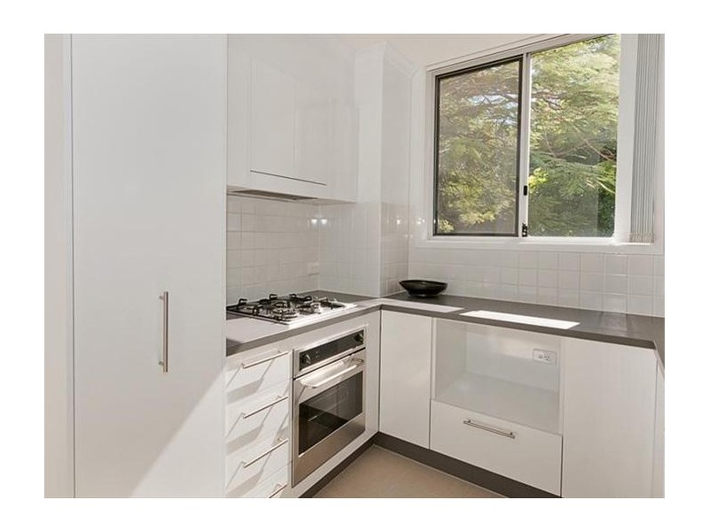 61/2 Campbell St, Toowong QLD 4066