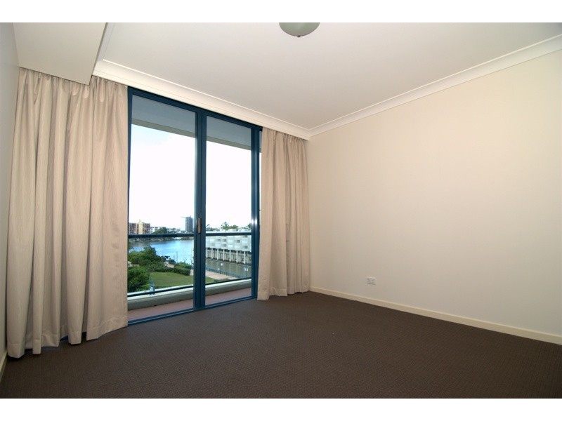 35 Ferry Street, Kangaroo Point QLD 4169