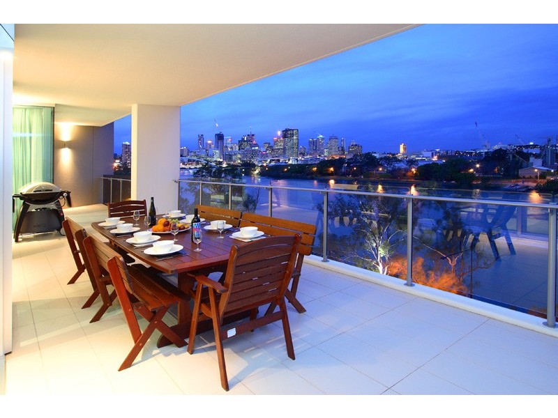 205 Coronation Drive,, Milton QLD 4064