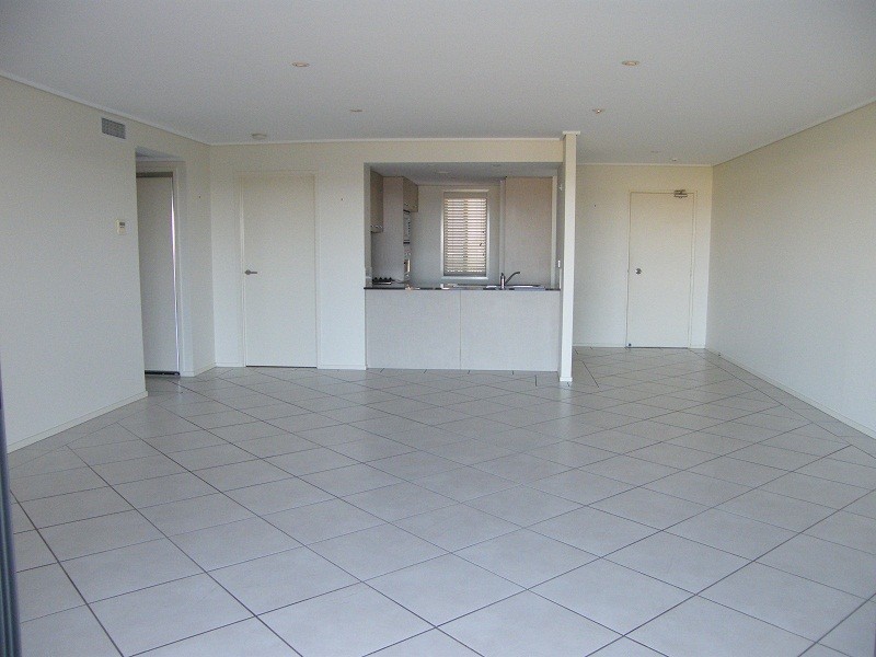 61/4 Grand Parade, Kawana Island QLD 4575