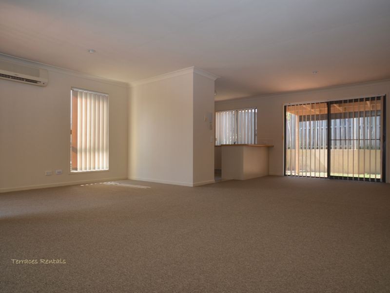 01/24 Amsonia Court,, Arundel QLD 4214