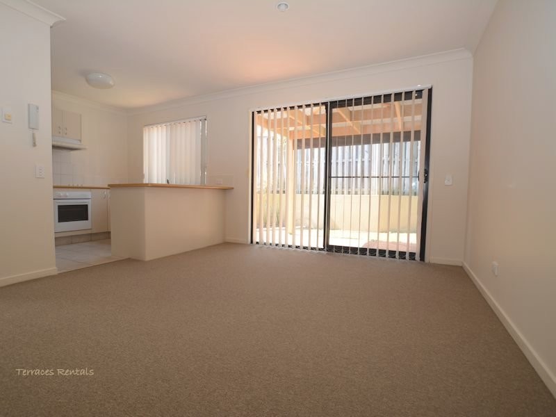 01/24 Amsonia Court,, Arundel QLD 4214