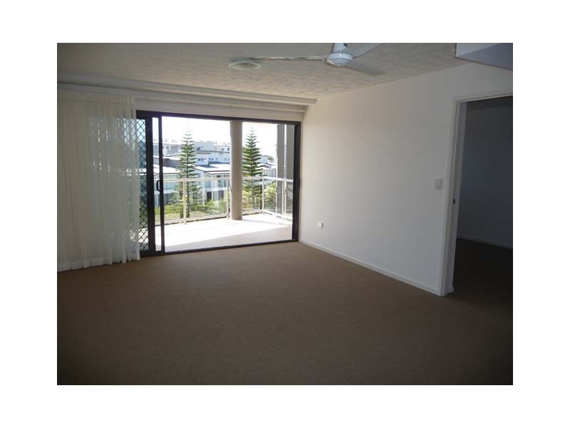 38/10 Grand Parade, Kawana Island QLD 4575