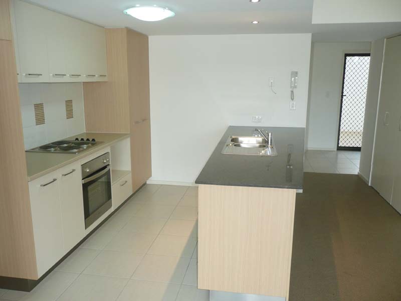 38/10 Grand Parade, Kawana Island QLD 4575