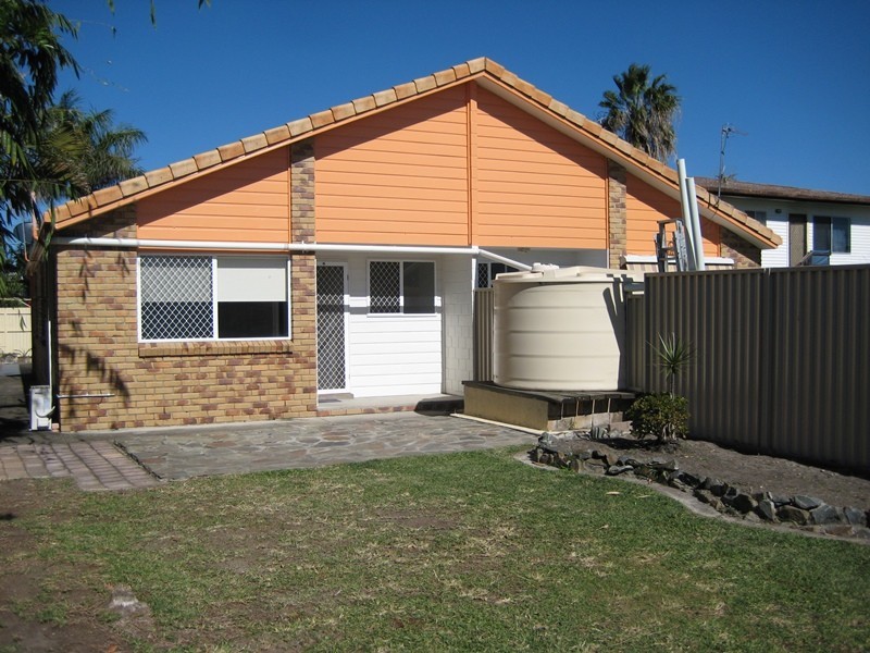 2/43 Howard Street, Runaway Bay QLD 4216