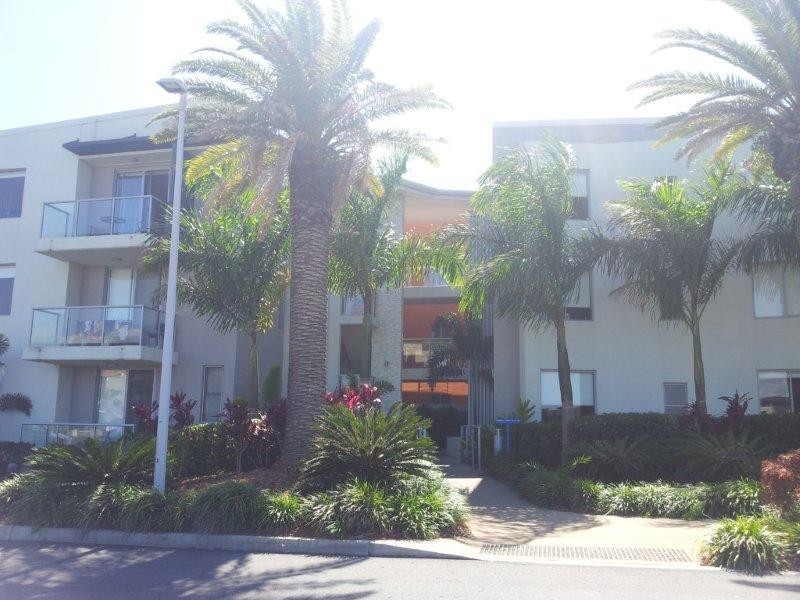 223/66 SICKLE AVE, Hope Island QLD 4212