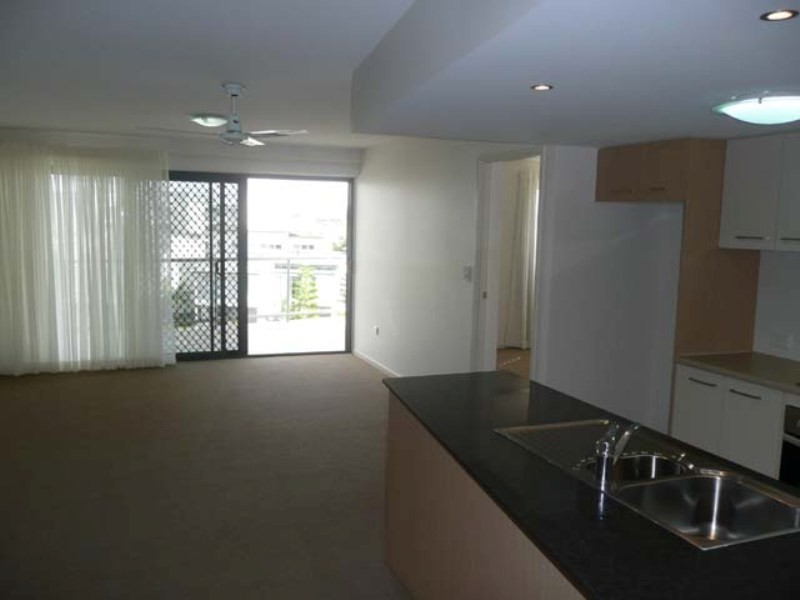 66/10 Grand Parade, Kawana Island QLD 4575