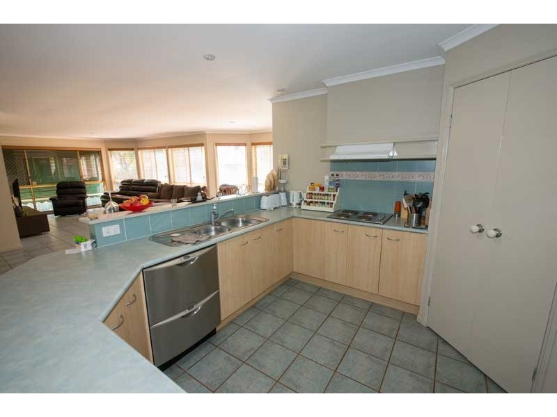 61 Coventry Circuit, Carindale QLD 4152