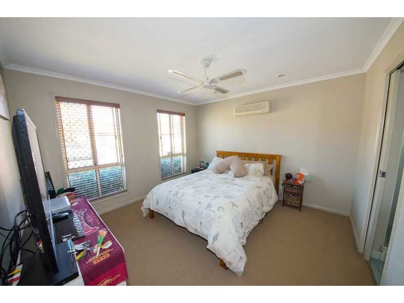 61 Coventry Circuit, Carindale QLD 4152