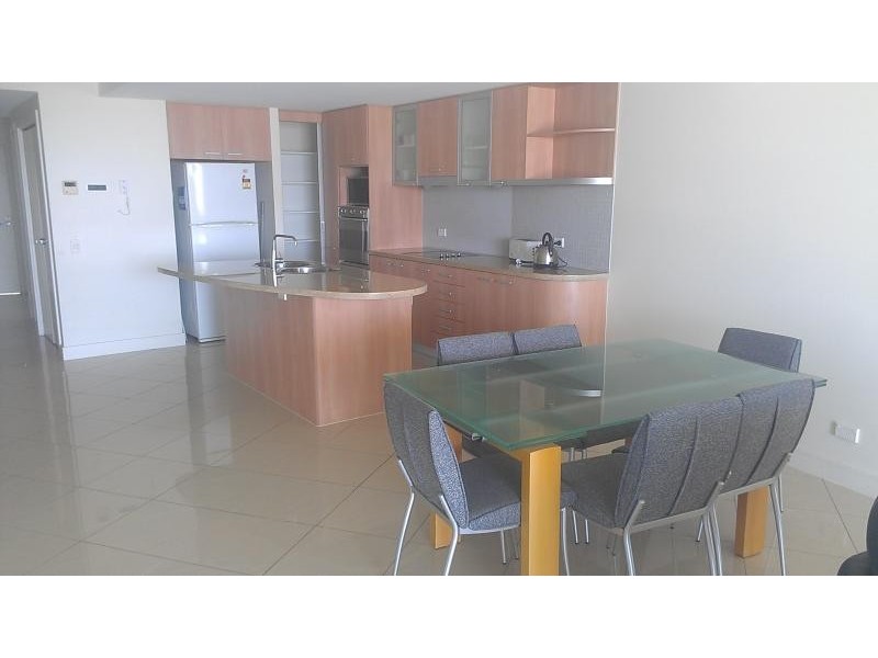 11 Nicklin Way, Minyama QLD 4575