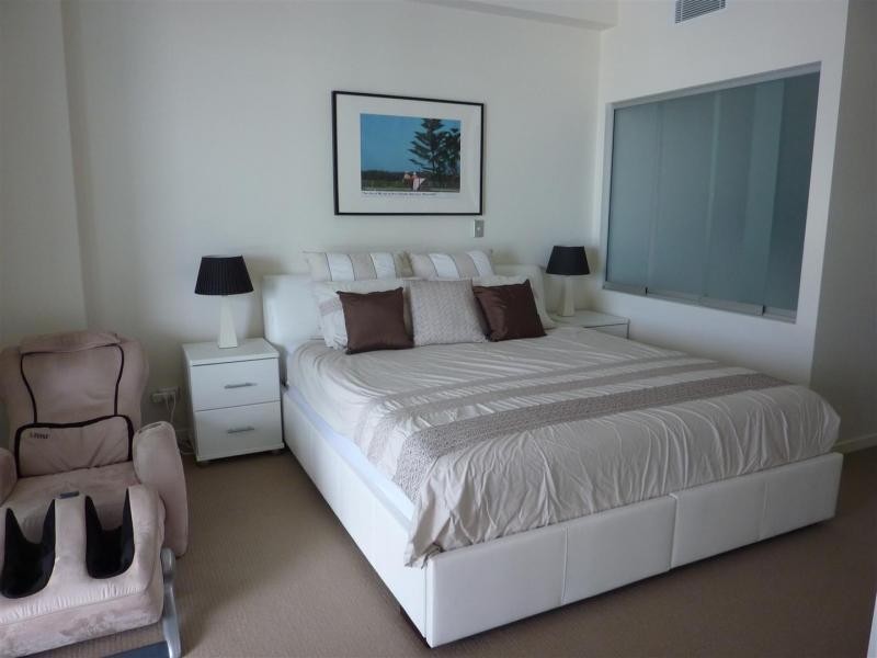 300 Marine Parade, Labrador QLD 4215