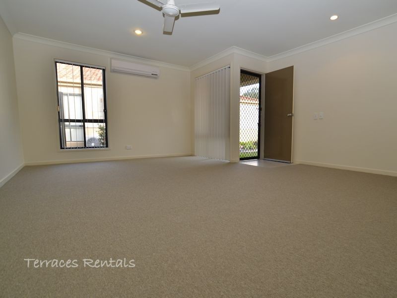 1a/24 Amsonia Court,, Arundel QLD 4214
