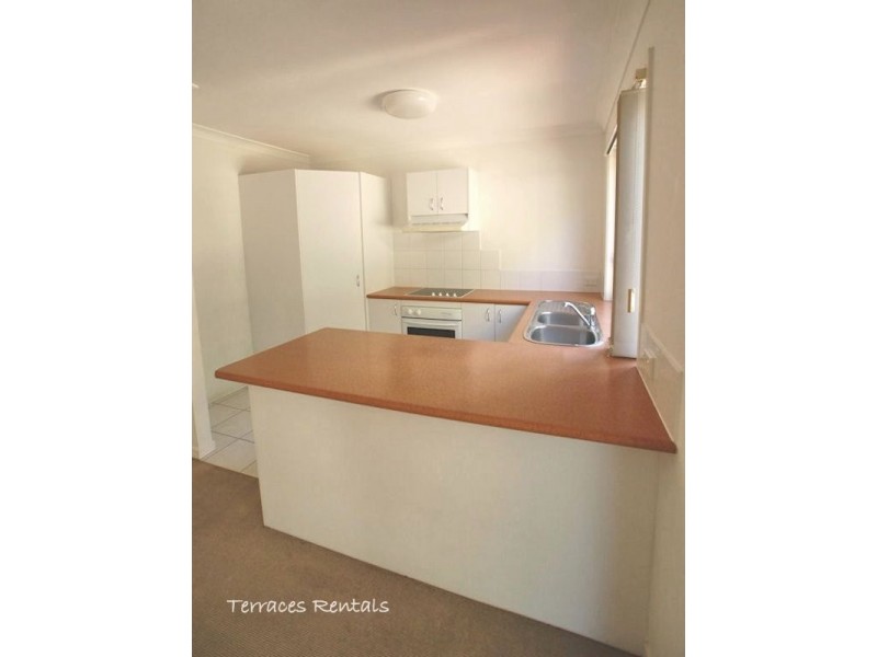 1b/24 Amsonia Court,, Arundel QLD 4214