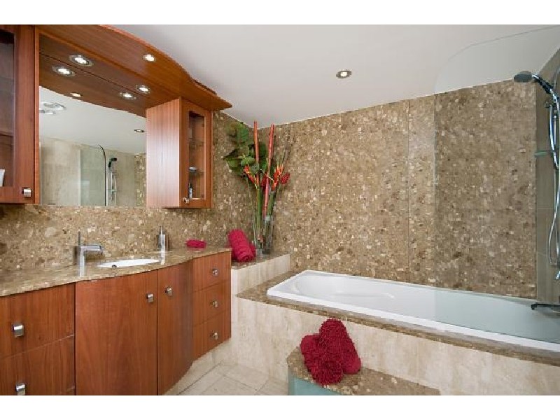 57 Lambert Street, Kangaroo Point QLD 4169