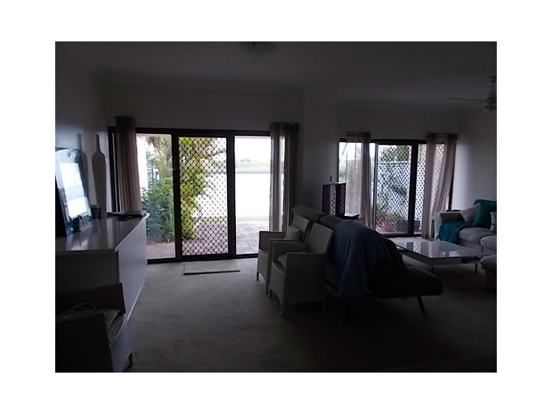 38/81 Boykambil Esp Nth, Hope Island QLD 4212