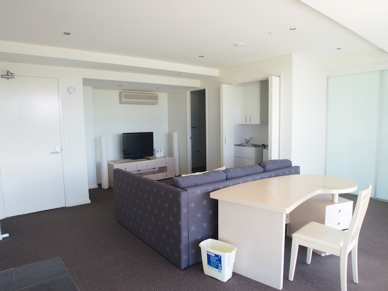 1 Como Crescent, Southport QLD 4215