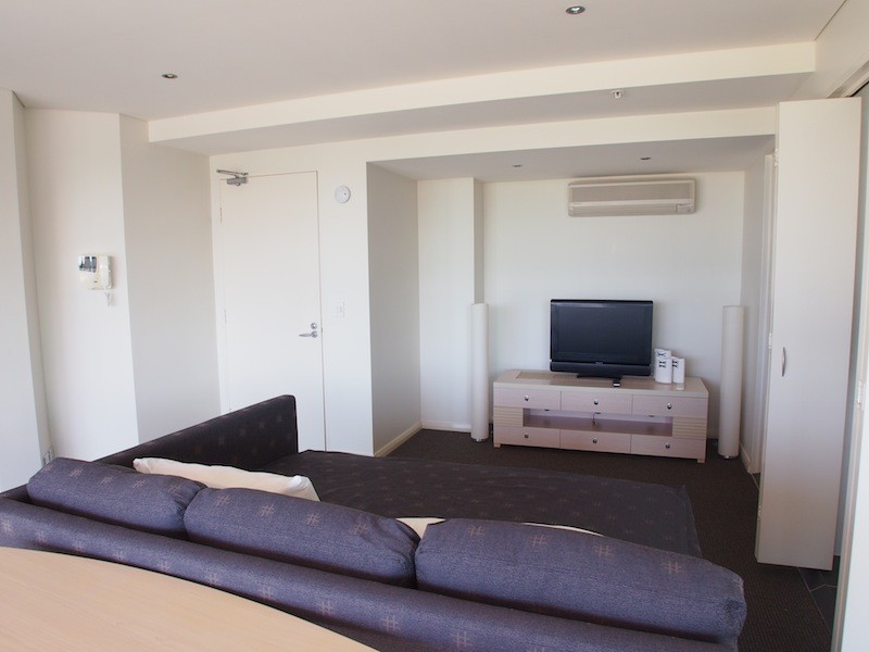 1 Como Crescent, Southport QLD 4215