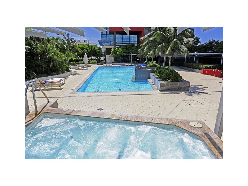 9 Lawson Street, Southport QLD 4215