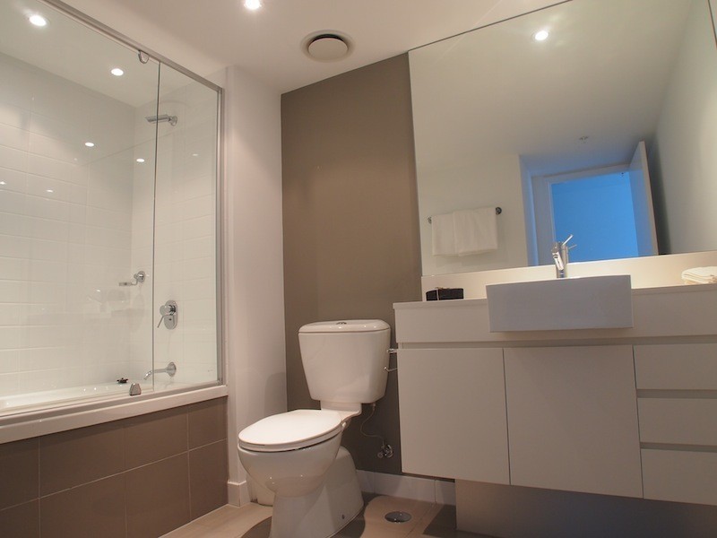 9 Lawson Street, Southport QLD 4215