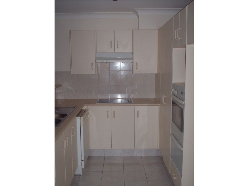 11/2 Brown Street, Labrador QLD 4215