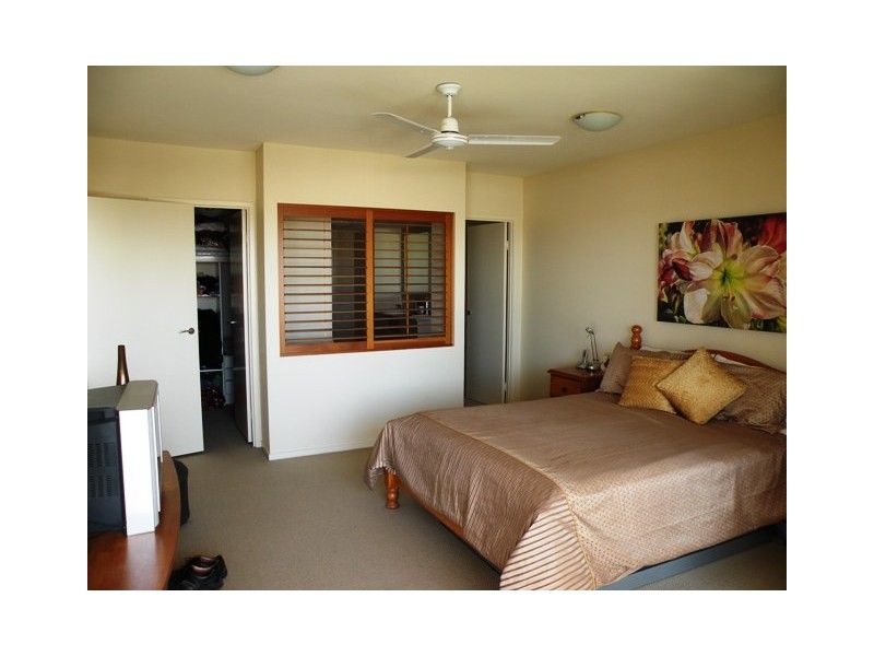 1 Grenada Way, Kawana Island QLD 4575