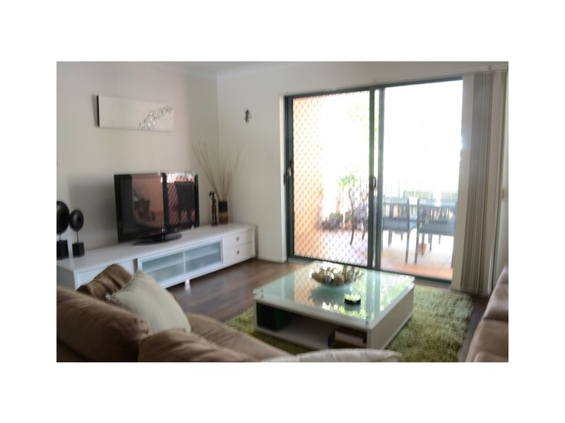 4/88 High Street, Southport QLD 4215