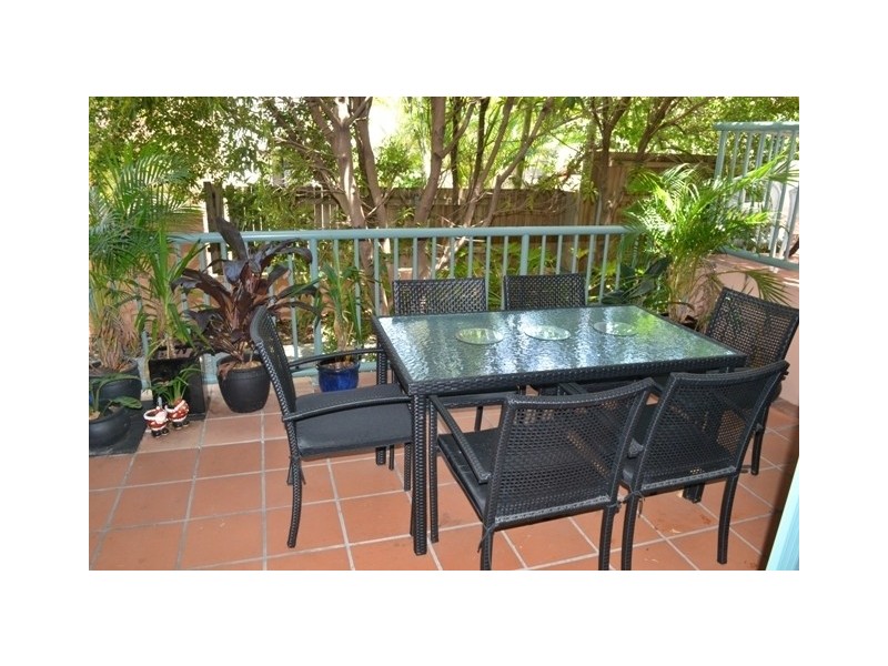 4/88 High Street, Southport QLD 4215