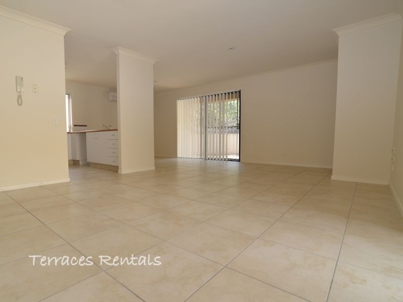 01/24 Amsonia Court,, Arundel QLD 4214