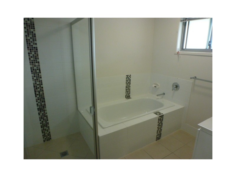 86 Carselgrove Ave, Fitzgibbon QLD 4018