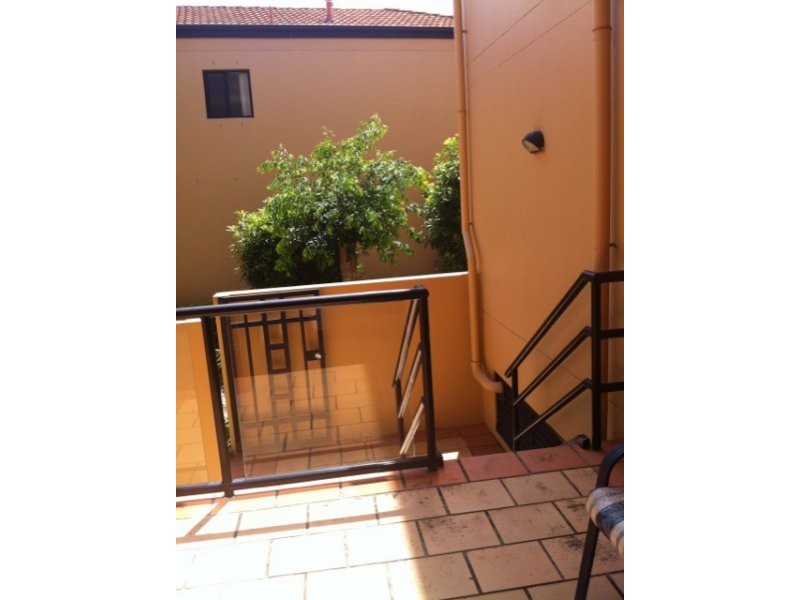 16/24 Slatyer Ave.,, Bundall QLD 4217