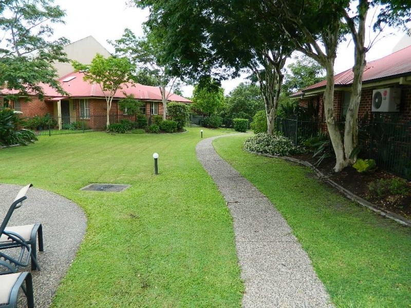 16/18 Tallebudgera Creek Road, West Burleigh QLD 4219