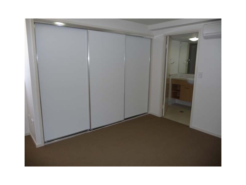 24/10 Grand Parade, Kawana Island QLD 4575