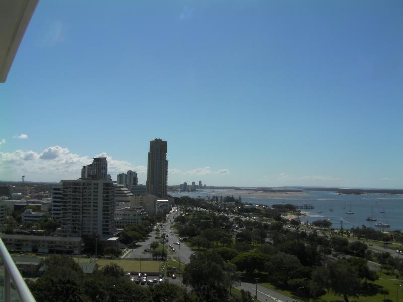 4/1 Como Crescent, Southport QLD 4215