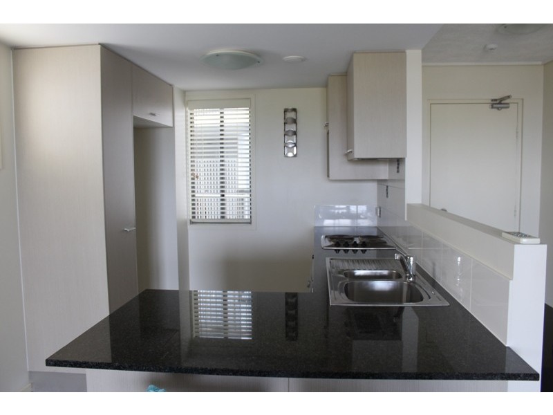 41/4 Grand Parade, Kawana Island QLD 4575