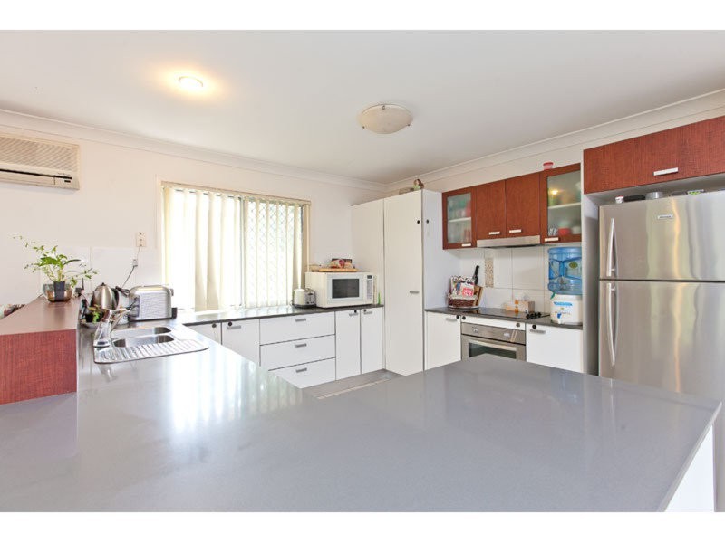 3 Shaw Place, Redland Bay QLD 4165