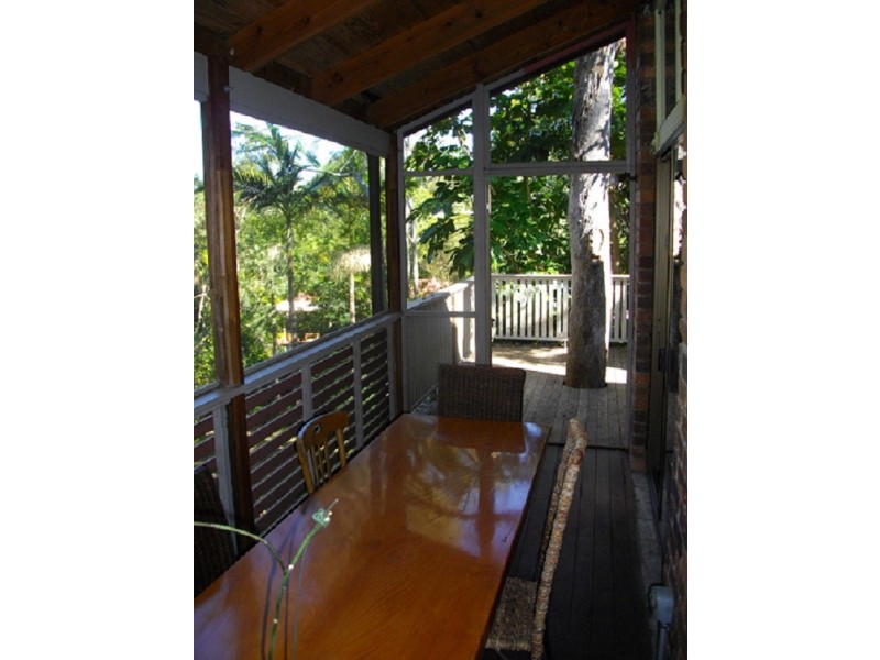 11 Dulhunty Street, Chapel Hill QLD 4069