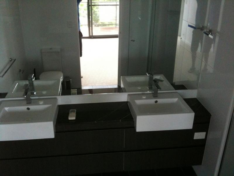 9 Moores Crescent, Varsity Lakes QLD 4227