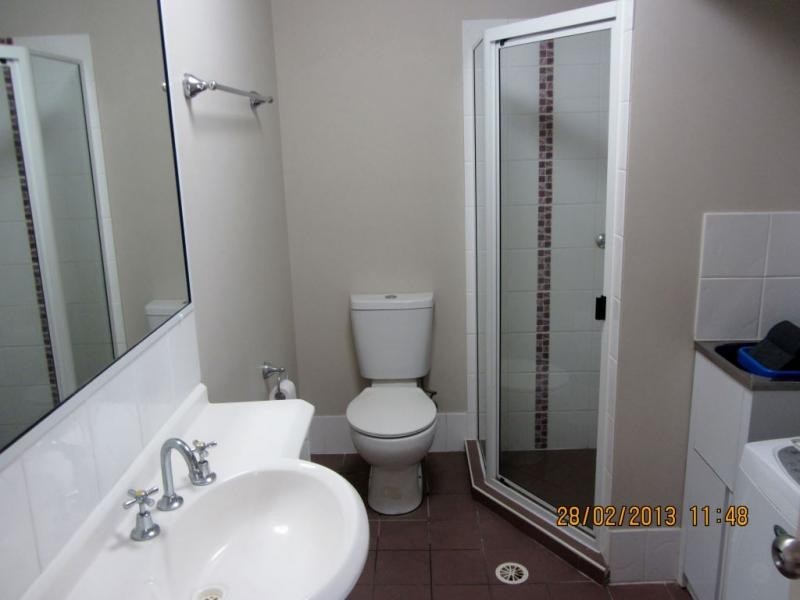 4/4 Omeo street, Macgregor QLD 4109