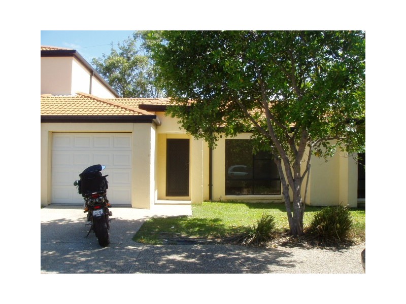 104/104 Serafina drive, Helensvale QLD 4212