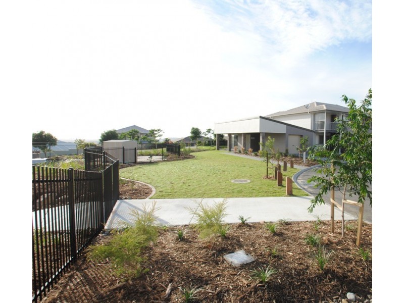 1 McAualey Parade, Pacific Pines QLD 4211