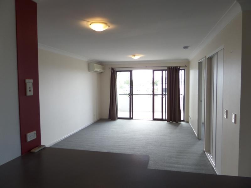 56/15 Kitchener Street., Coorparoo QLD 4151